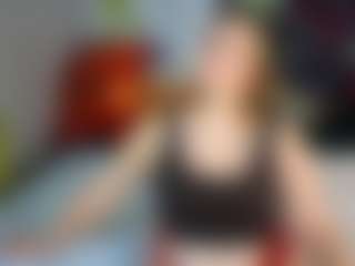 Live cam show with Laminel-Cassia - Spanks on StripNow