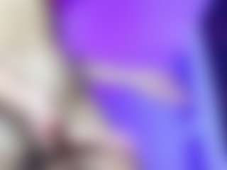 Live cam show with Laramucci - Petite Young Adult on SpunkLive