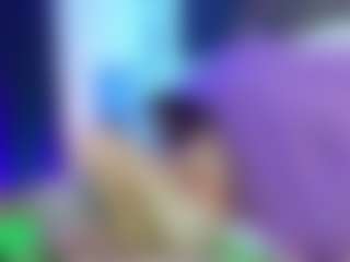 Live cam show with Laramucci - Petite on hornycams.live