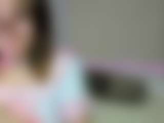 Live cam show with Mia - Young Adult Teen (18+) on sexylive.show