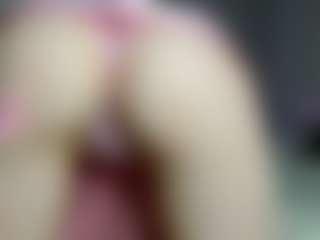 Mia's Live Sex Cam Show