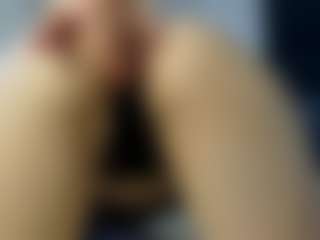 Live cam show with Mia - Ass Bouncing on Milfs Live
