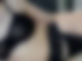 Live cam show with Mia - Moaning on numayanayam.club
