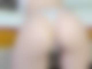 Live cam show with Mia - Student on Camsoda