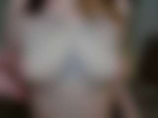 Live cam show with Mia - Moaning on SinfulBabes