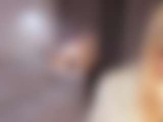 Live cam show with AnnaSwendon - Striptease on Camsoda