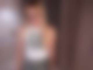 Live cam show with AnnaSwendon - Anal on CamClone