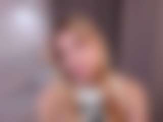Live cam show with AnnaSwendon - Cute on crypto-cams