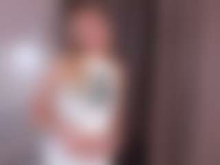 Live cam show with AnnaSwendon - Smoking on crypto-cams