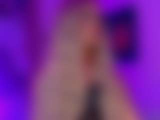 Live cam show with AranzaDollts1 - Tease on Camsoda