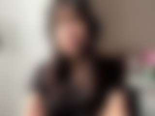 Live cam show with Lola - Amateur on TeamSkeetLive
