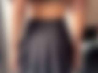Live cam show with Lola - Body Massage on madthumbs