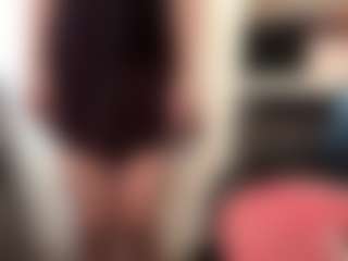 Live cam show with Lola - Body Massage on Camsoda