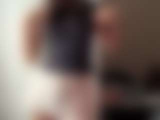 Live cam show with Lola - Body Massage on livesuperchat.net