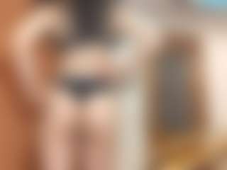 Live cam show with Molly - Average on Uber Horny