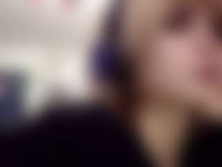Live cam show with LakitaStowbridge - Blonde Hair on Fling VIP Chat