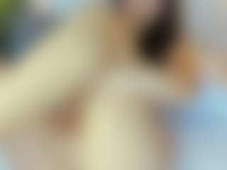 Live cam show with Miahoney3 - Teen (18+) on Dare Cams