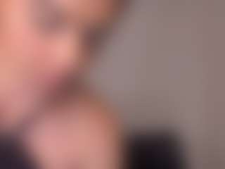 SeleneNoirX's Live Sex Cam Show