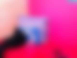 Spettacolo in cam dal vivo con silkyeboni - Role Play su Camsoda
