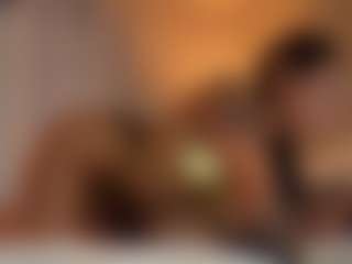 Live cam show with The-dahli-mami - Brown Eyes Ebony on Fling VIP Chat