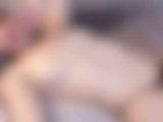 Live cam show with CaraOlesky - Tease on fapnchat
