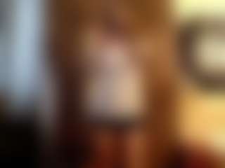 Live cam show with KarriRuffcorn - Striptease on Camsoda