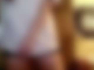 Live cam show with KarriRuffcorn - Big Tits on Mixed Magazine Live