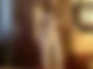 Live cam show with KarriRuffcorn - Blonde Hair Petite on Milfs Live