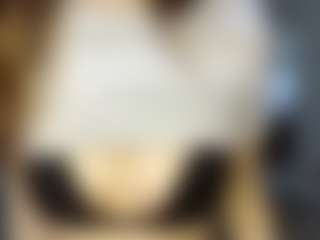 Live cam show with KarriRuffcorn - Shower on AdultVida.com