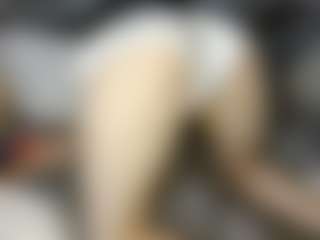 Live cam show with KarriRuffcorn - Lean on Camsoda