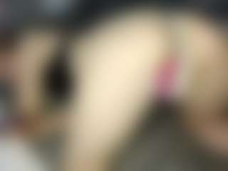 Live cam show with KarriRuffcorn - Smoking on Camsoda