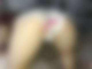 Live cam show with KarriRuffcorn - Lean on Camsoda