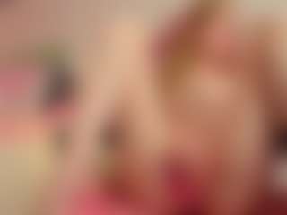 Live cam show with Miumii - Upskirt on Camsoda