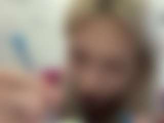 Live cam show with Lea - Anal on CamClone