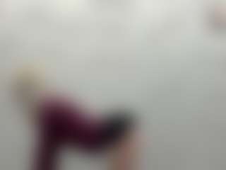 Live cam show with Lea - Oil on Camsoda