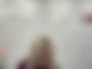 Live cam show with Lea - Upskirt on Camsoda