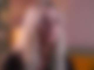 Live cam show with Molly - Athletic on hotwifechat.live