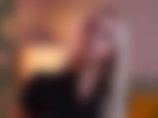 Live cam show with Molly - New Toys on friskycurves.com
