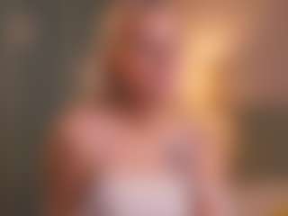 Live cam show with Molly - Blonde Hair on Uber Horny