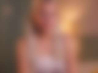 Live cam show with Molly - Twerk on Camsoda