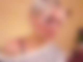 Live cam show with Molly - Bikini on StripNow