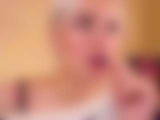 Live cam show with Molly - Blonde Hair on Camsoda