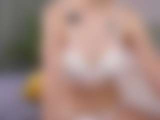 Live cam show with Molly - Average on AdultVida.com
