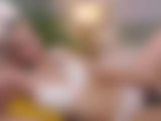 Live cam show with Molly - Average on Streamer API