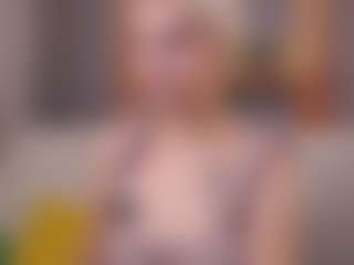 Live cam show with Molly - Sexy on TeamSkeetLive