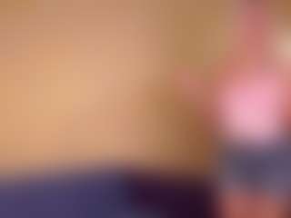 Live cam show with Molly - Average on Camsoda