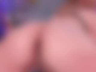 Show de cam en vivo con AlexaaFoxxx - Mature en Camsoda