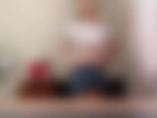 Live cam show with CarylReihing - Control on madthumbs