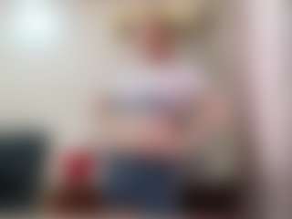Live cam show with CarylReihing - Green Eyes on Camsoda