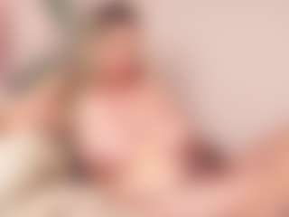 Live cam show with ClementinaEatough - Full Nudity on AdultVida.com